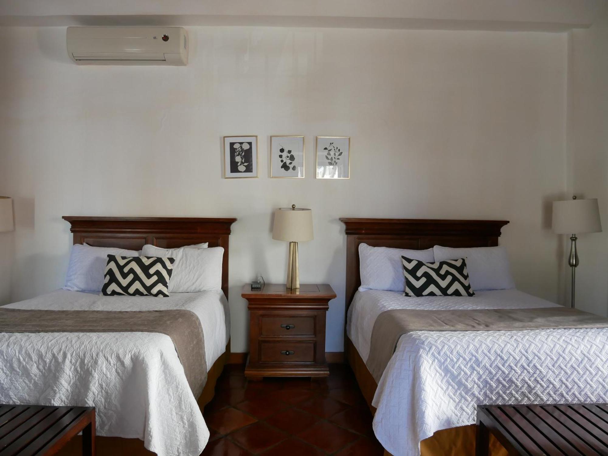 Hotel El Farol Паррас-де-ла-Фуэнте Экстерьер фото